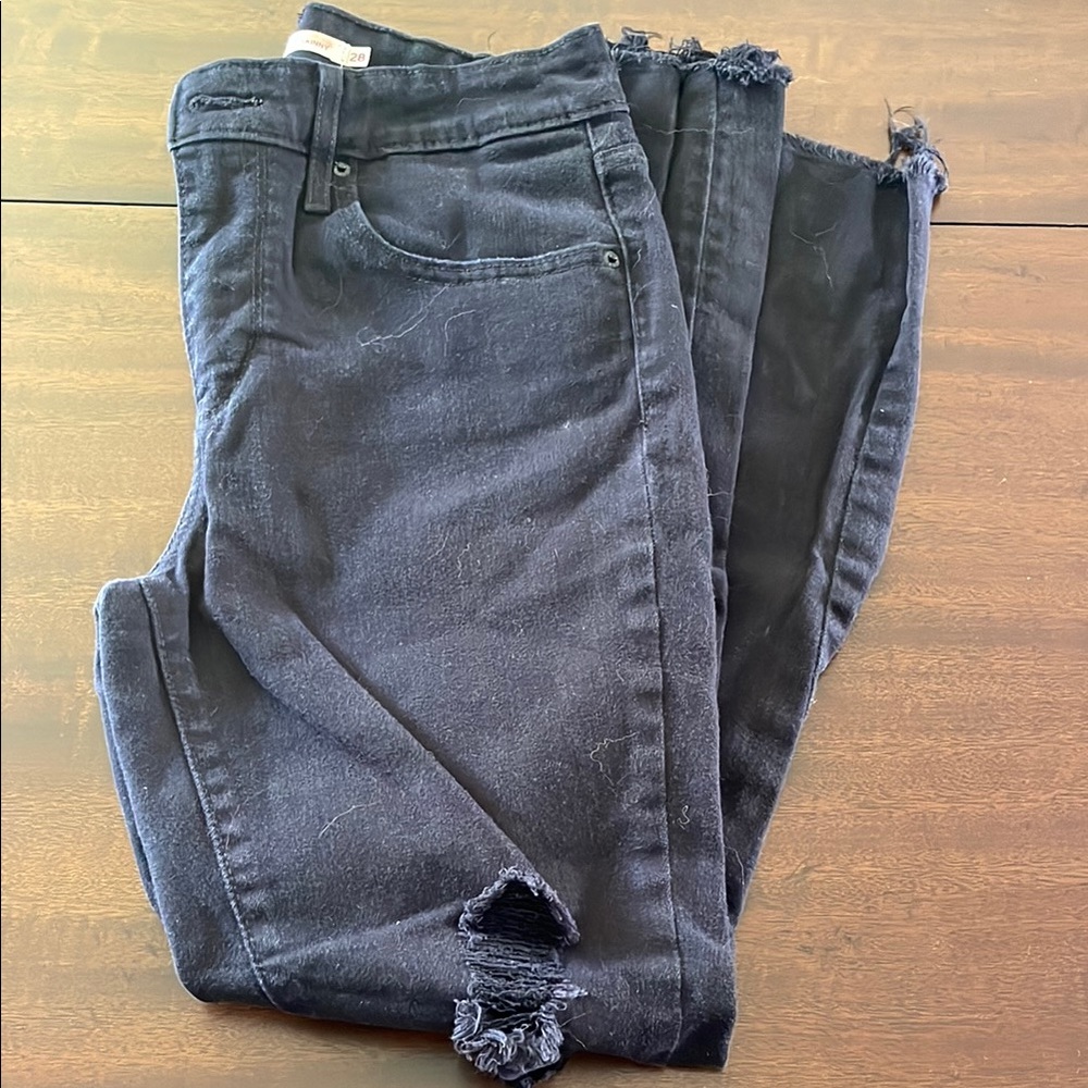 Levi’s Distressed Women Jeans